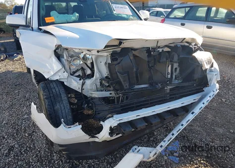 2023 Toyota Tacoma Sr V6 z USA, uszkodzony, nr VIN 3TMCZ5AN3PM652855